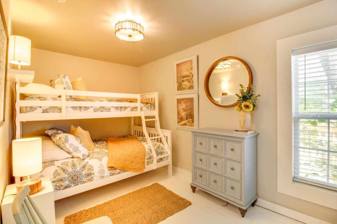 Charming Mountain Home Retreat Walk To Marina! Luaran gambar