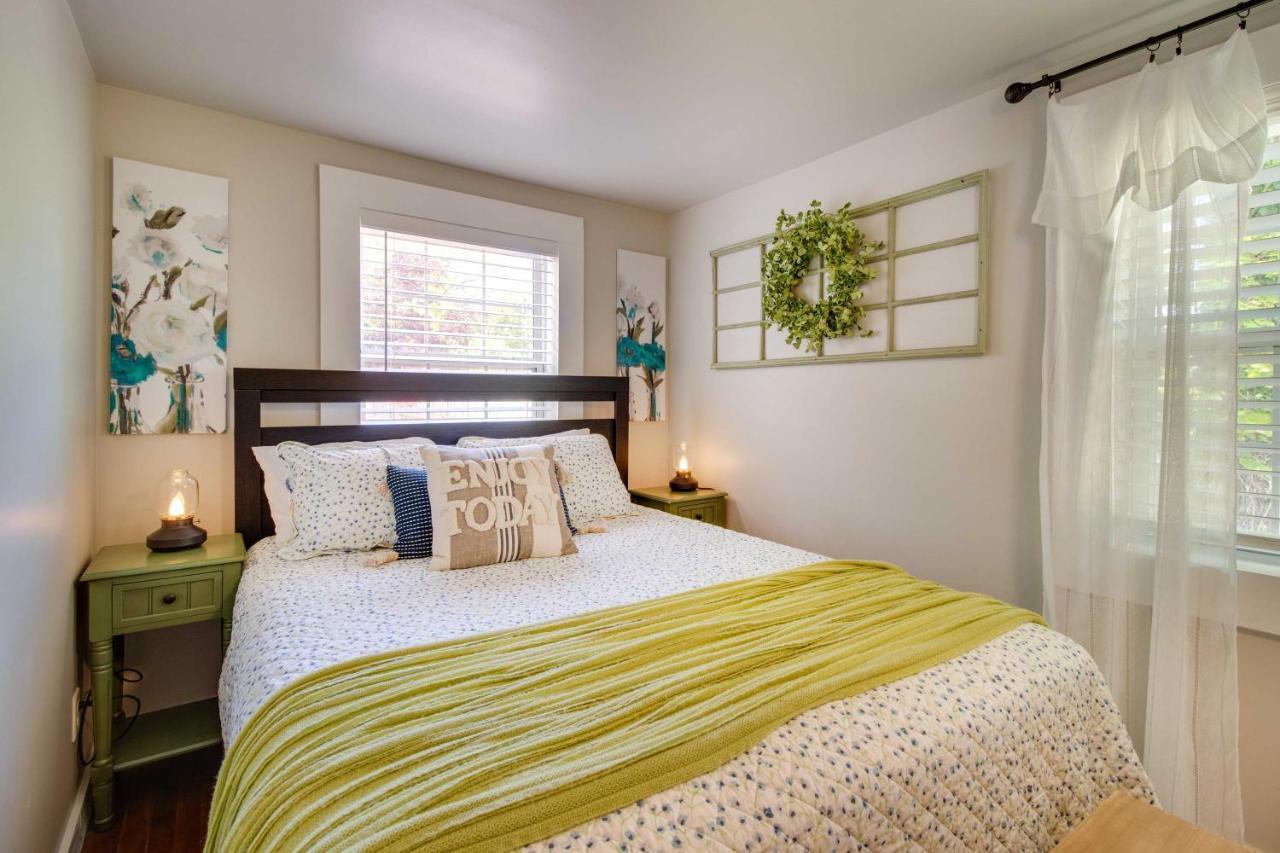 Charming Mountain Home Retreat Walk To Marina! Luaran gambar