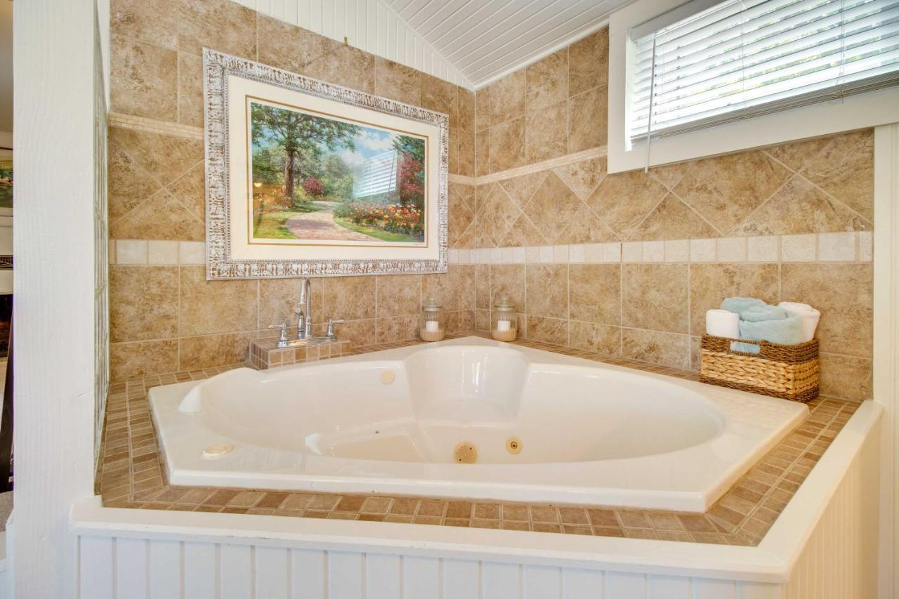 Charming Mountain Home Retreat Walk To Marina! Luaran gambar